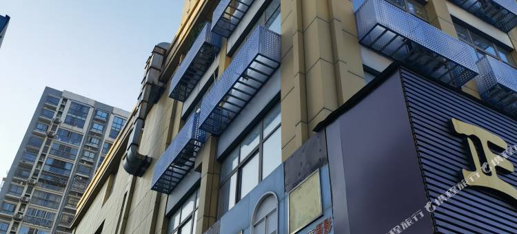 网鱼电竞酒店(南京龙华路地铁站店)图片