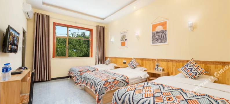 山水间酒店(七彩丹霞景区店)图片