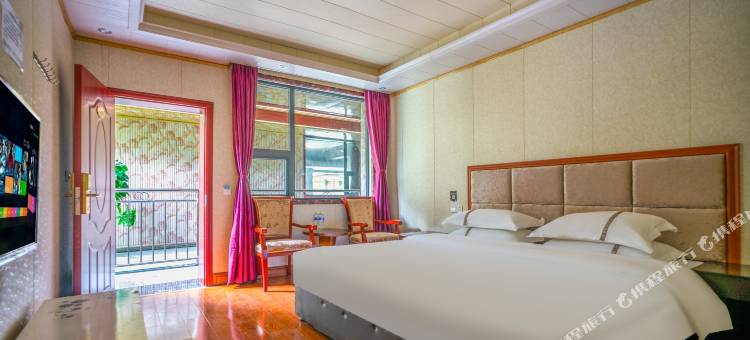 松潘黄龙林红山庄图片