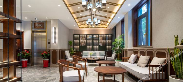 时光漫步S酒店(成都宽窄巷子人民公园地铁站店)图片