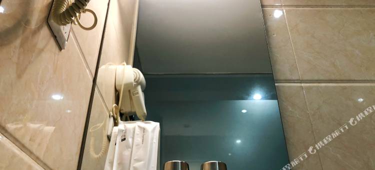 纳海青年酒店(青岛大学麦岛地铁站店)图片