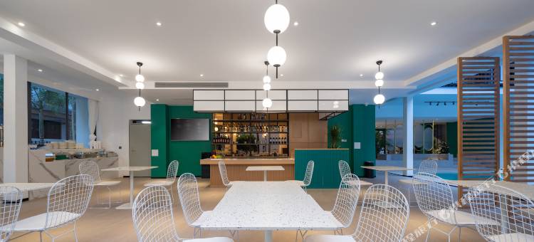 西双版纳亦森酒店(告庄西双景星光夜市店)图片