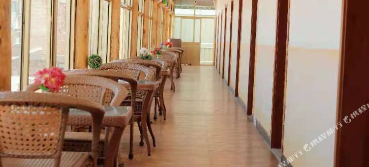 共和安多避暑酒店图片