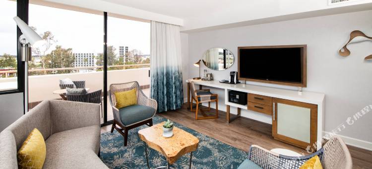 纽波特海滩万丽酒店(Renaissance Newport Beach Hotel)图片
