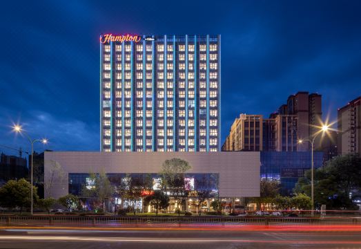 成都大邑希尔顿欢朋酒店外景图