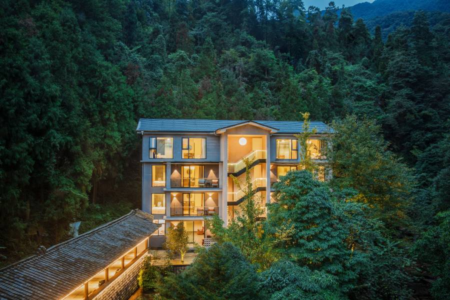 碧峯峽溪邊院子民宿