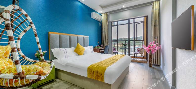 昆明•鸿都｜PREMIUM•STAYWITHCOMFORT 酒店(高铁南站大学城店)图片