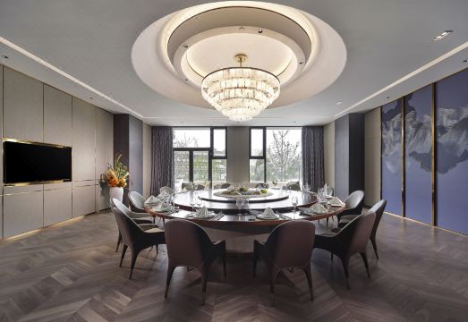 JIN YUN JIN JIANG INTERNATIONAL HOTELHotel Overview