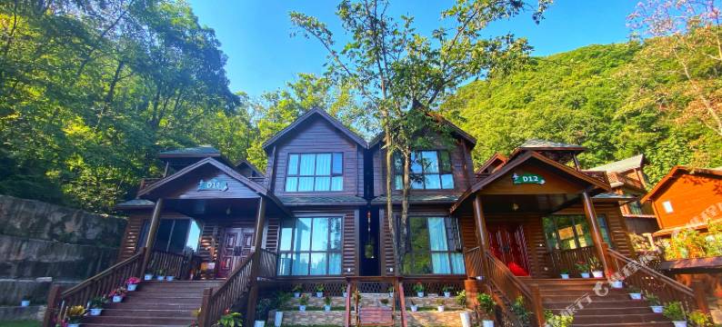 西峡老界岭避暑山庄图片