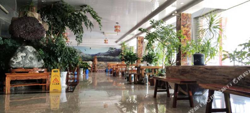 雪湖美食苑酒店(济南雪野湖国家湿地公园店)图片