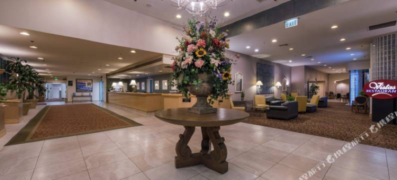 豪华维斯塔酒店(Grand Vista Hotel)图片