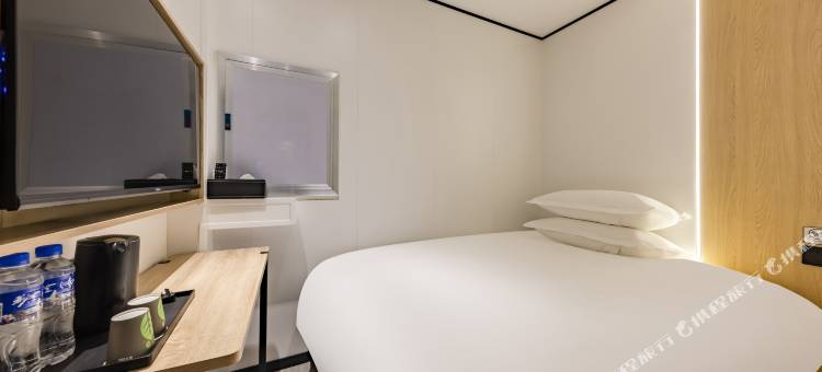 青季酒店MINI(交三桥地铁站昆明老街店)图片