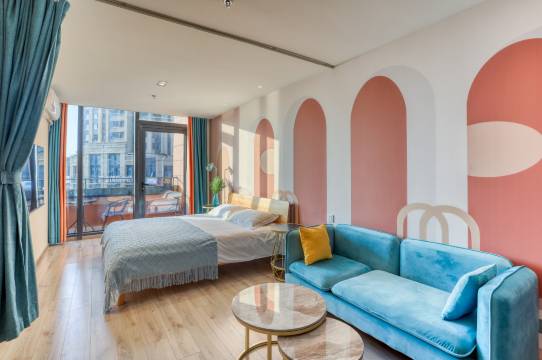 青岛蓝岸海景阳台LOFT家庭套房民宿