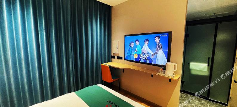 蜂巢酒店(乌鲁木齐新疆农业大学店)图片