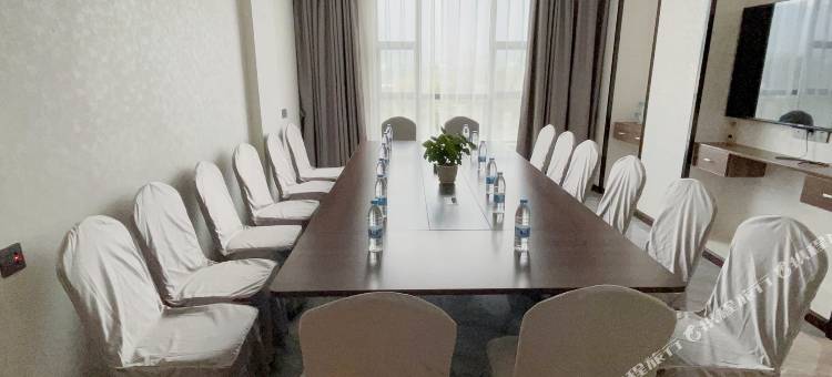 英九大酒店(英德汽车客运站)图片