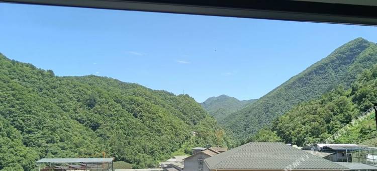 向家栖宿别院(神农架木鱼店)图片