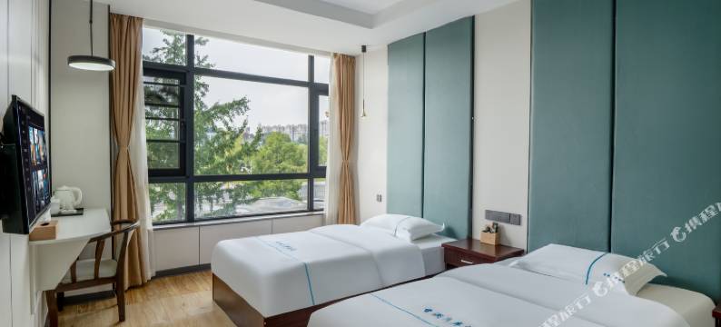 香澜水岸酒店(乐山高铁站世豪广场店)图片