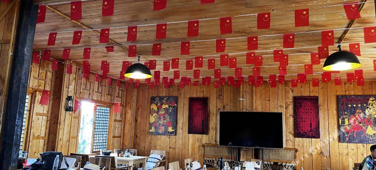 冶勒湖影视基地露营帐篷图片