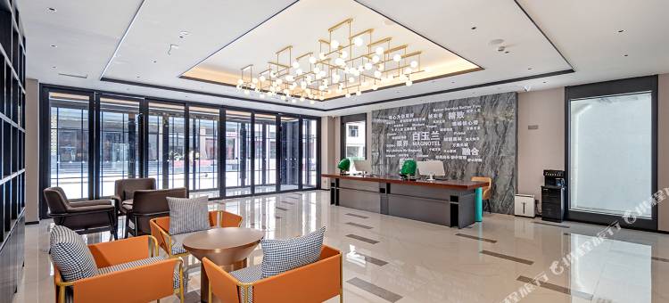 白玉兰酒店(珠峰小镇店)图片