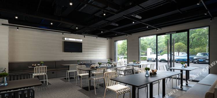 西安大唐不夜城理工大曲江校区地铁站轻居酒店图片