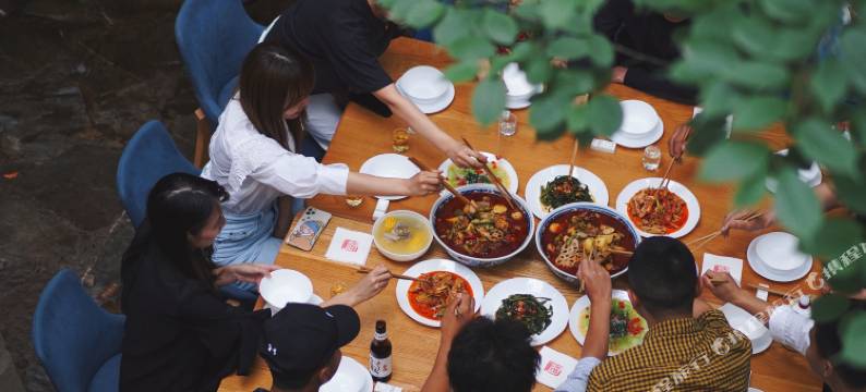 青城山街子古镇喜悦酒店·时间开的花·景区中心步行街店图片
