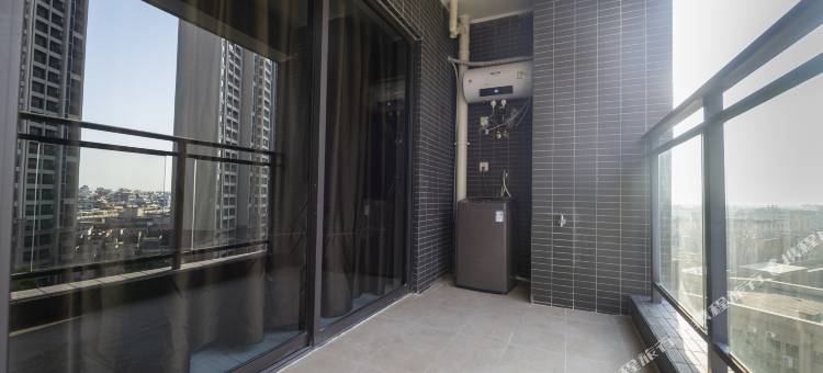 丽湾公寓酒店(阳江江城百利广场店)图片