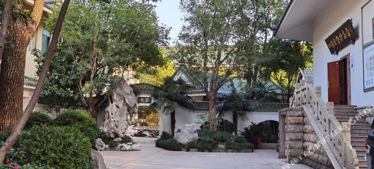 艺龙安云酒店(上海曹安公路定边路地铁站店)图片