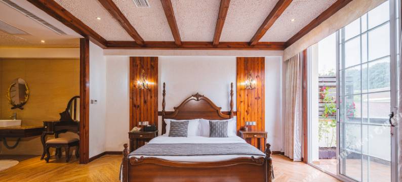 南京鹿鸣山居图片