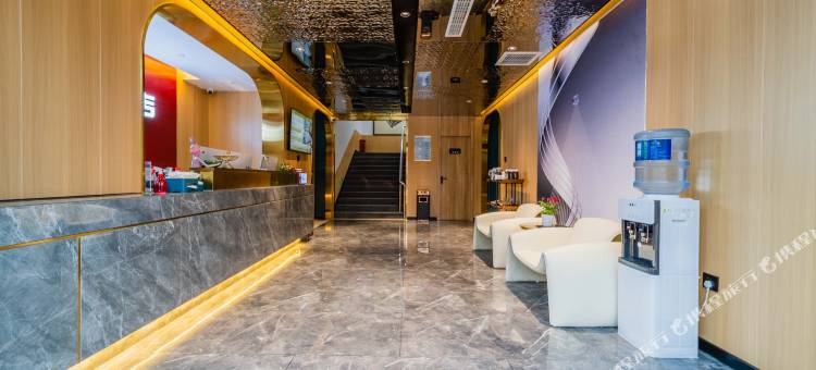 居魔方智能酒店(中华北大街柏林庄地铁站店)图片