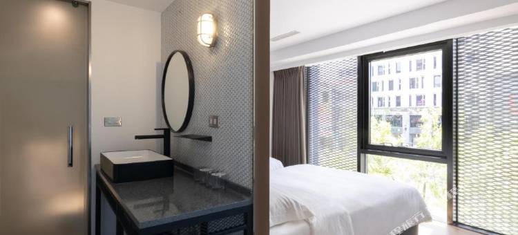 河堤漫旅-高雄站前館图片