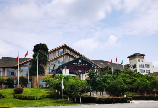 维斯特温泉度假酒店外景图