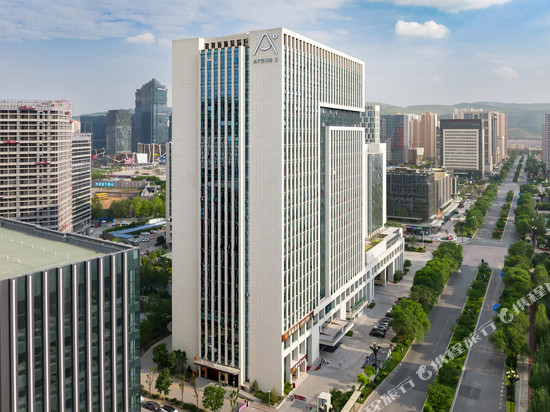 西宁海湖新区国投广场亚朵S酒店
