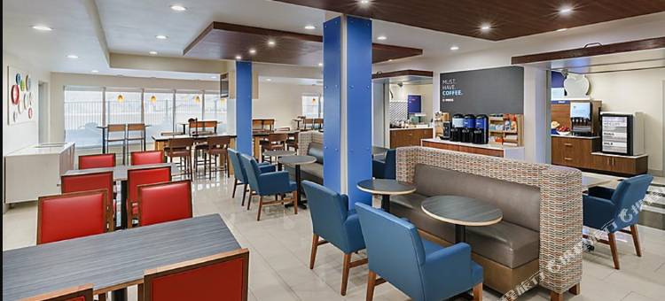 奥克赫斯特优胜美地欢朋酒店(Hampton Inn Oakhurst-Yosemite)图片