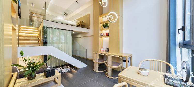 十二城·寒江楼·观景临江庭院温泉loft设计云宿(芙蓉镇大瀑布店)图片