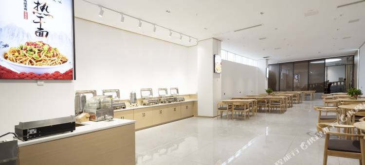 宝丽世家·艺术酒店(漯河高铁西站万达广场店)图片