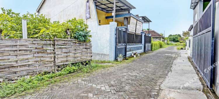 OYO 96880683 松果巷伊斯兰民宿，靠近奥辛旅游区(Hotel O Gang Songo Syariah HomestayNearWisata Osing)图片