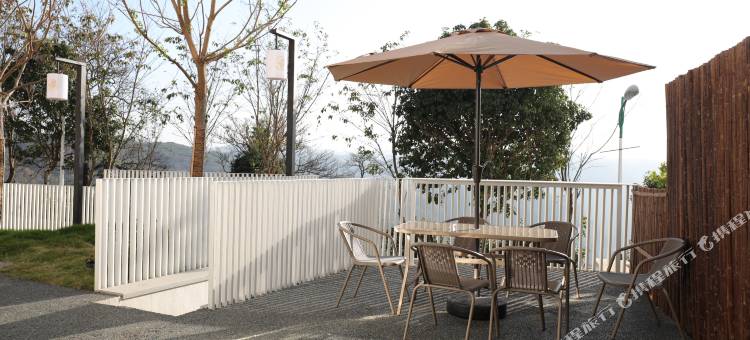 蓝莲花开·咖啡博物馆民宿(下岩贝店)图片