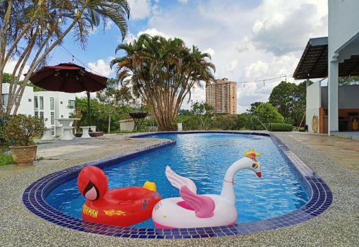 Yussy Homestay at Afamosa Bungalow Hotel Overview