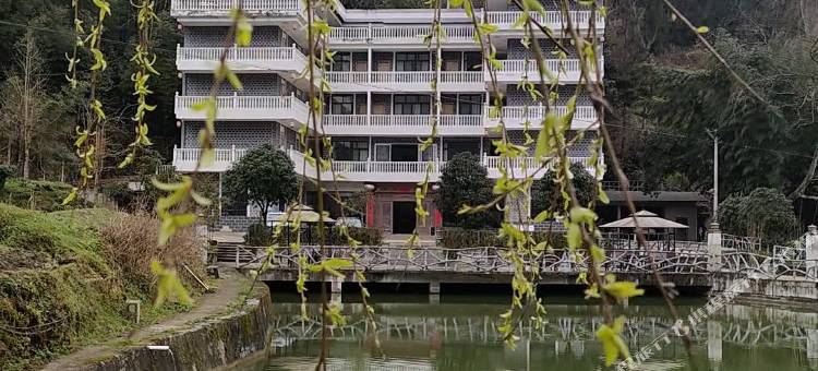 山沟沟避暑山庄图片