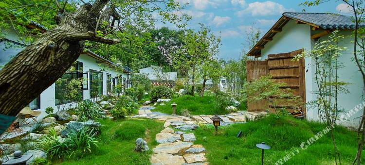 南溪·春风十里荒野度假酒店(神农架木鱼店)图片