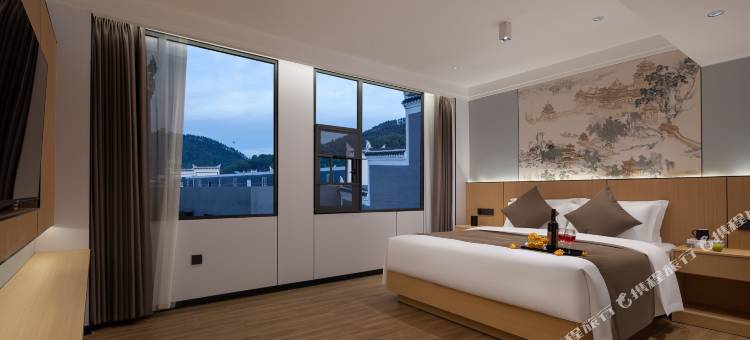 凤凰古城铭都酒店(南华里游客中心店)图片