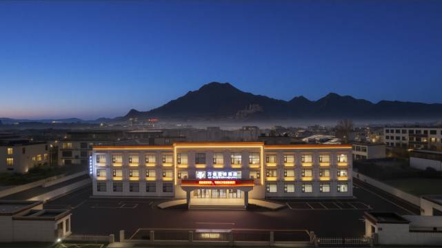 万信至格酒店(日喀则扎什伦布寺神力时代广场店)图片