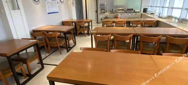 宜居酒店(宝应新亚细亚购物中心叶挺路店)图片