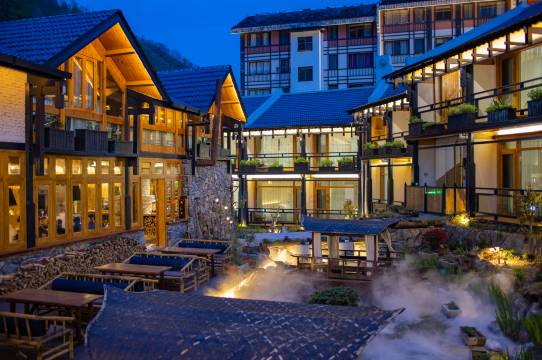 隐遇•香溪水榭民宿(神农架木鱼镇旅游集散中心店)图片