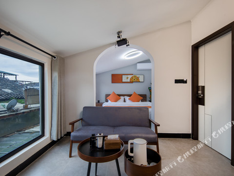 深圳夜岛·梵诗民宿(较场尾店)