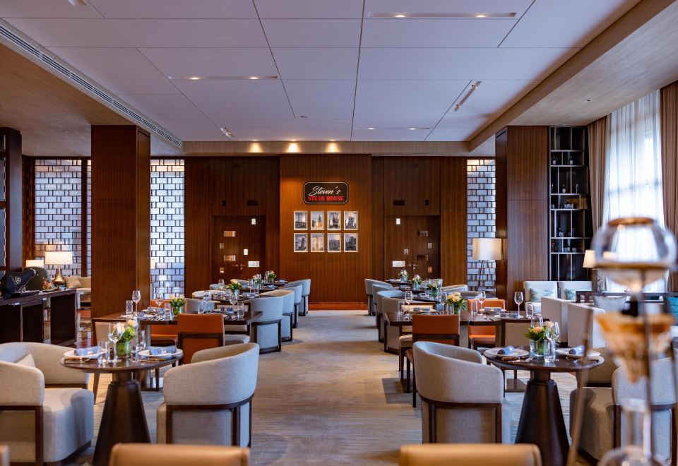 Oakwood Premier TongluHotel Overview