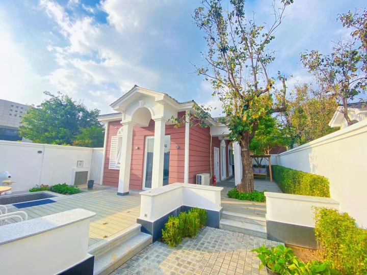 Beijing Placid Lake Resort Hotel Over view