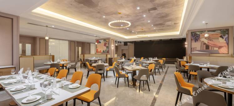 乌鲁木齐高铁站万达广场美仑酒店图片