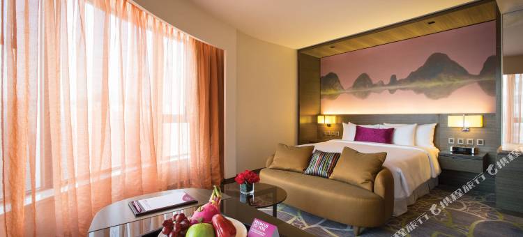 香港九龙东皇冠假日酒店图片