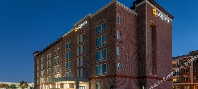 达拉斯拉昆塔温德姆酒店套房-弗赖拉辛体育场(La Quinta Inn & Suites by Wyndham Dallas - Frisco Stadium)图片